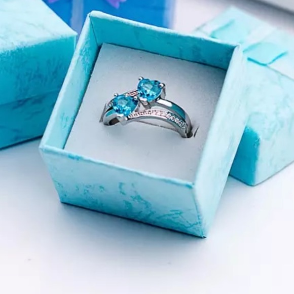 Double Heart Ring - Picture 5 of 5